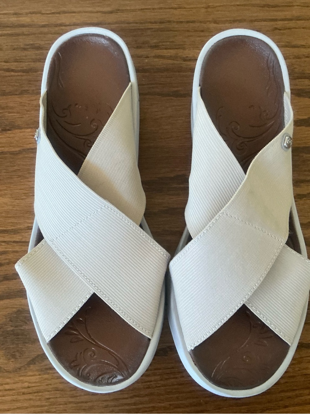 Bzees Desire Tan Slide Sandals- Size 9